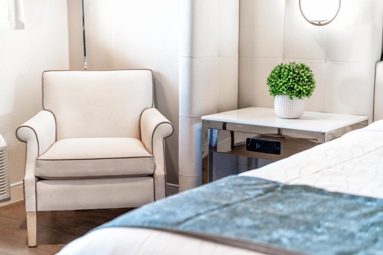 Aspire Inn Studios & Spas Bellflower Eksteriør billede