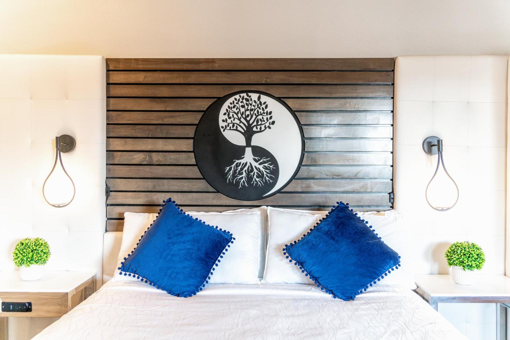 Aspire Inn Studios & Spas Bellflower Eksteriør billede